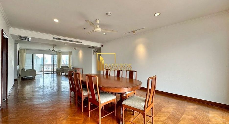 For rent 3 bedrooms condo in Sathon, Bangkok