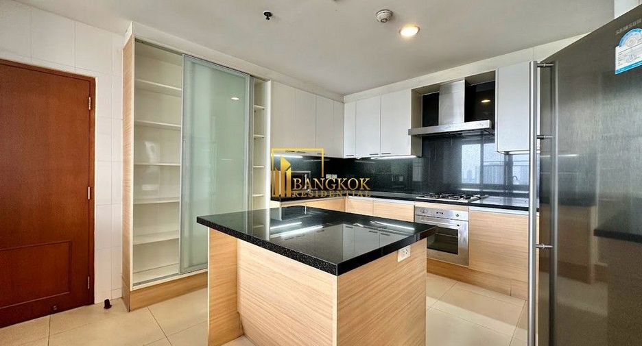 For rent 3 bedrooms condo in Sathon, Bangkok