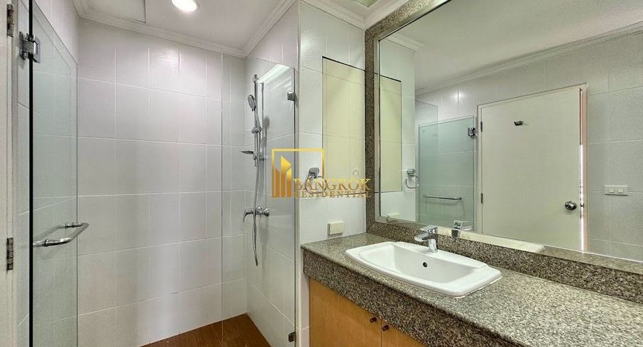 For rent 3 bedrooms condo in Sathon, Bangkok