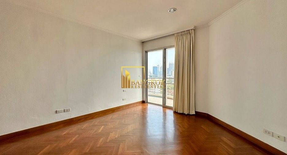 For rent 3 bedrooms condo in Sathon, Bangkok
