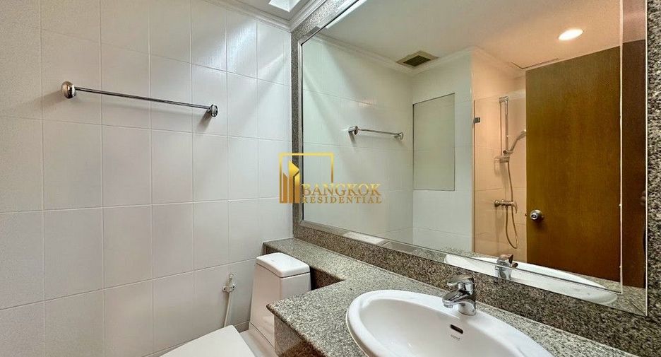 For rent 3 bedrooms condo in Sathon, Bangkok