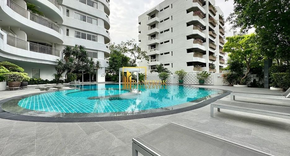 For rent 3 bedrooms condo in Sathon, Bangkok