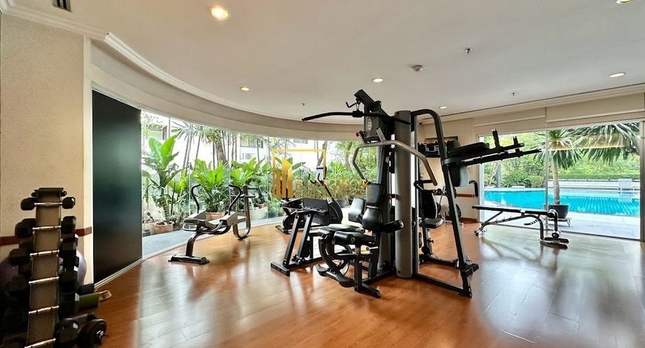 For rent 3 bedrooms condo in Sathon, Bangkok