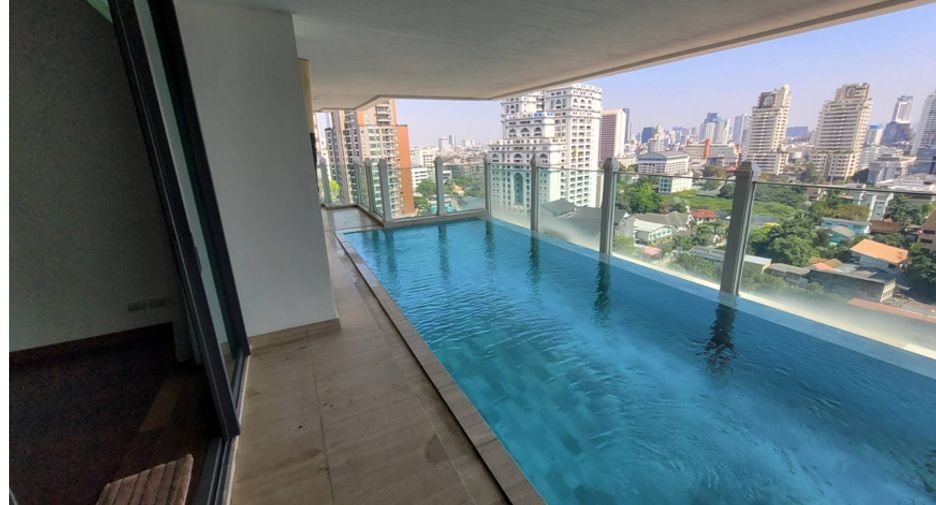 For rent 3 bedrooms condo in Watthana, Bangkok