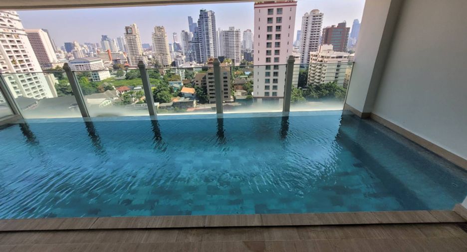 For rent 3 bedrooms condo in Watthana, Bangkok