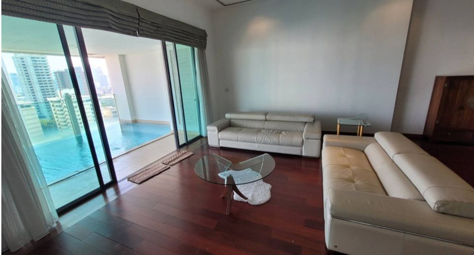 For rent 3 bedrooms condo in Watthana, Bangkok