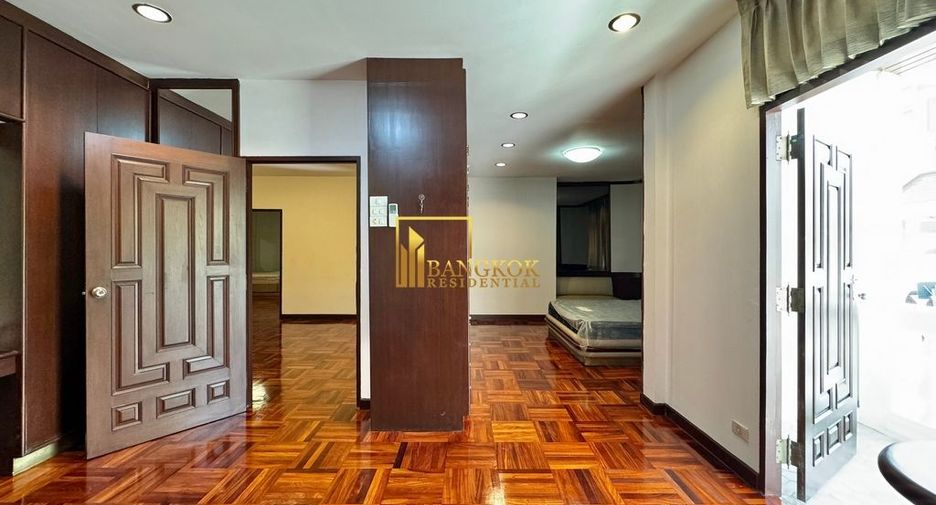 À louer 6 chambres maison à Watthana, Bangkok