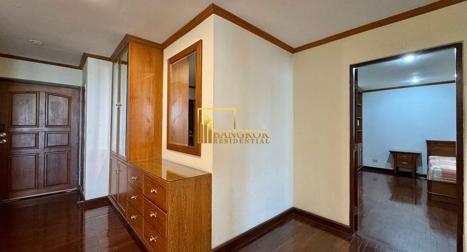 Condo en alquiler de 3 habitaciones en Watthana, Bangkok