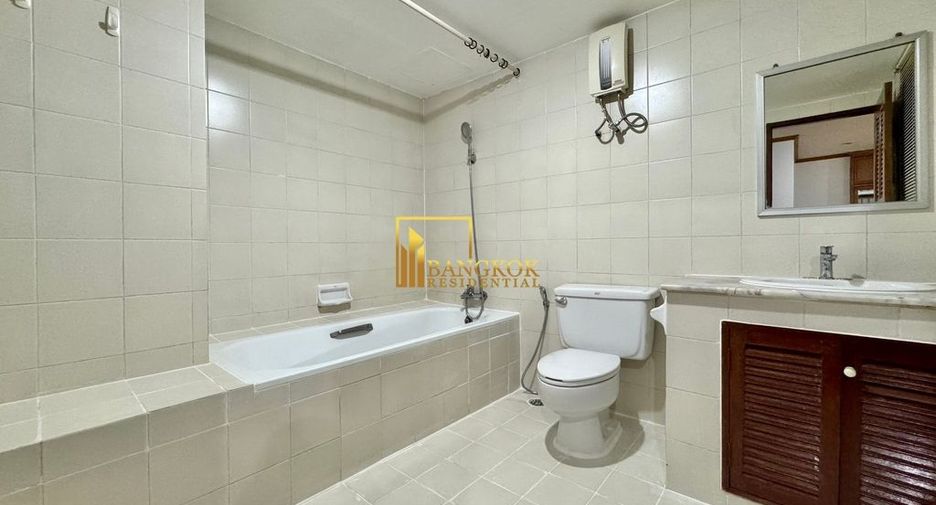 Condo en alquiler de 3 habitaciones en Watthana, Bangkok