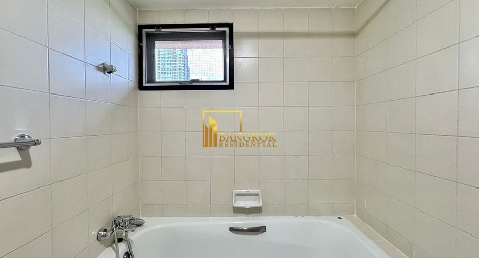Condo en alquiler de 3 habitaciones en Watthana, Bangkok