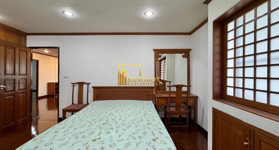 Condo en alquiler de 3 habitaciones en Watthana, Bangkok