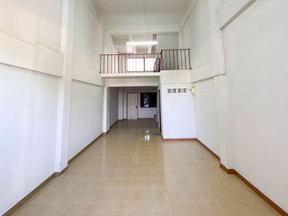 Gewerbefläche zum Kauf mit 2 Zimmer in Si Racha, Chonburi