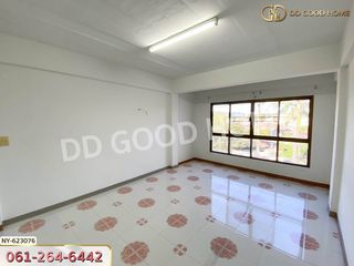Gewerbefläche zum Kauf mit 2 Zimmer in Si Racha, Chonburi