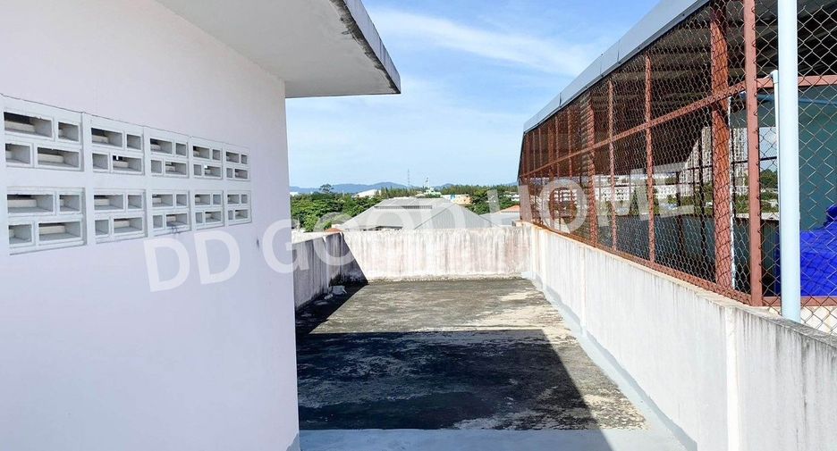 出售 2 卧室 商业空间 在 Si Racha, Chon Buri