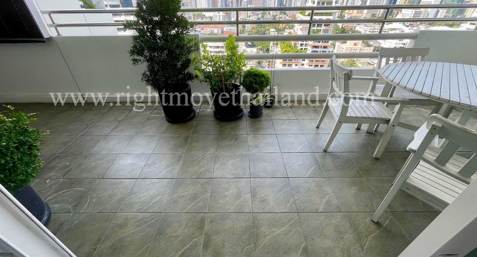 À vendre 3 chambres condo à Watthana, Bangkok