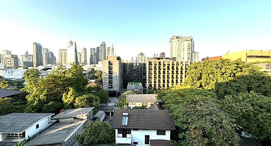 For sale 2 bedrooms condo in Khlong Toei, Bangkok
