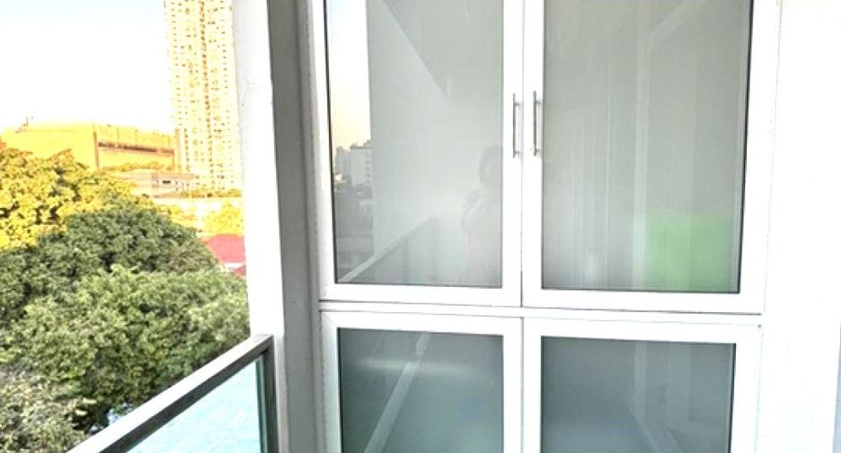 For sale 2 bedrooms condo in Khlong Toei, Bangkok