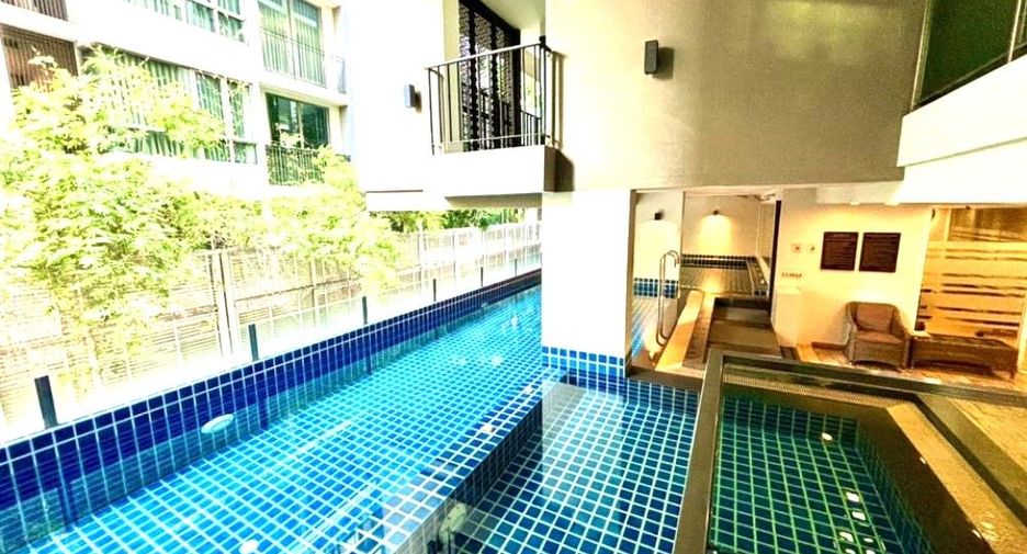 For sale 2 bedrooms condo in Khlong Toei, Bangkok