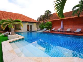 Villa zur Miete mit 6 Zimmer in Bang Lamung, Chonburi