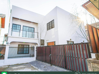 For rent 5 bed house in Huai Khwang, Bangkok