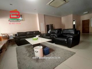 Аренда и продажа 4 спальни таунхаус в Чом Тхонг, Бангкок