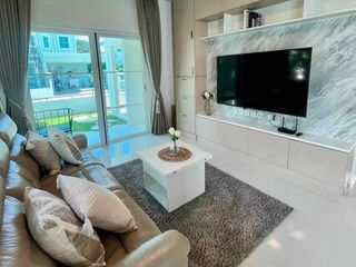 Haus zur Miete mit 3 Zimmer in Bang Phli, Samut Prakan