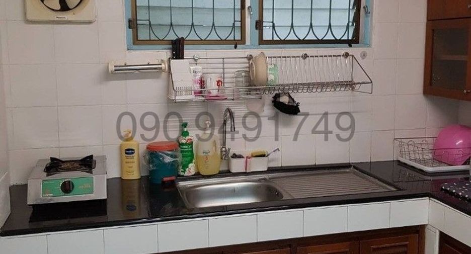 For rent 3 bedrooms house in Saphan Sung, Bangkok