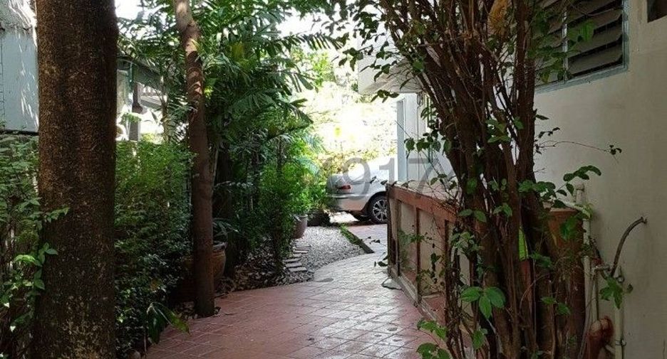 For rent 3 bedrooms house in Saphan Sung, Bangkok