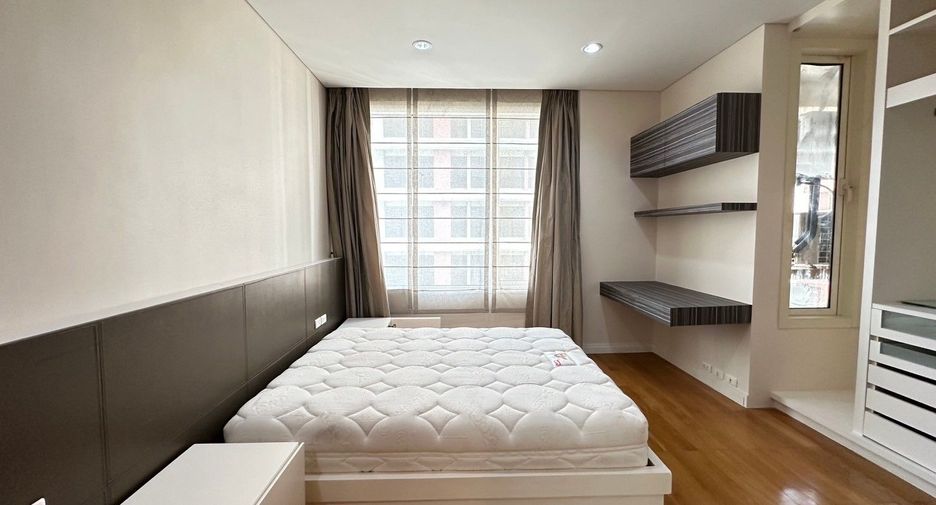 Condo en alquiler de 3 habitaciones en Sathon, Bangkok