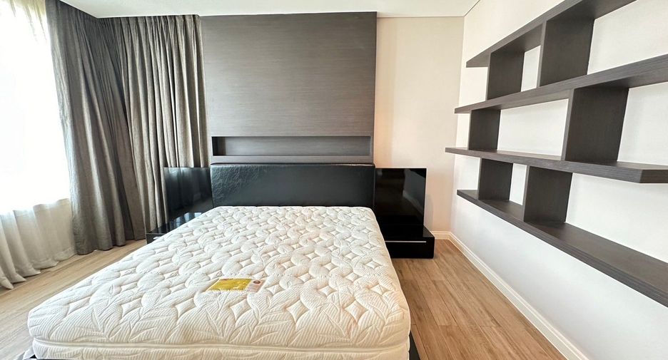 Condo en alquiler de 3 habitaciones en Sathon, Bangkok