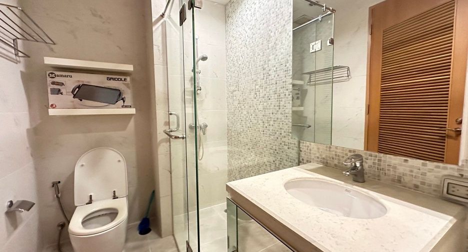 Condo en alquiler de 3 habitaciones en Sathon, Bangkok