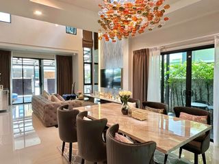 For sale 5 Beds house in Bang Phlat, Bangkok