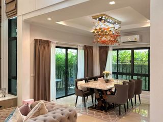 For sale 5 Beds house in Bang Phlat, Bangkok