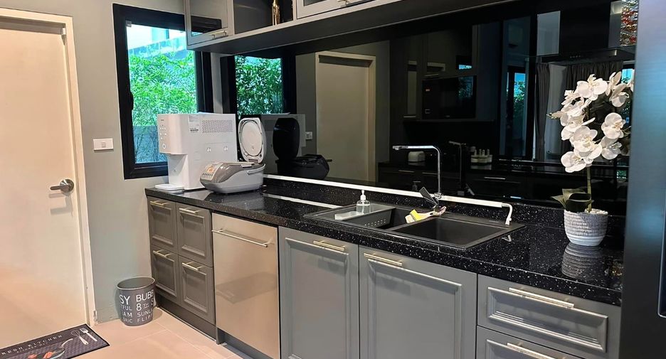 For sale 5 ベッドルーム house in Bang Phlat, Bangkok