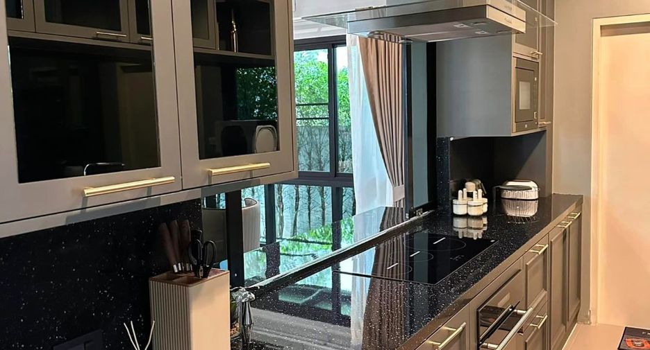 For sale 5 ベッドルーム house in Bang Phlat, Bangkok