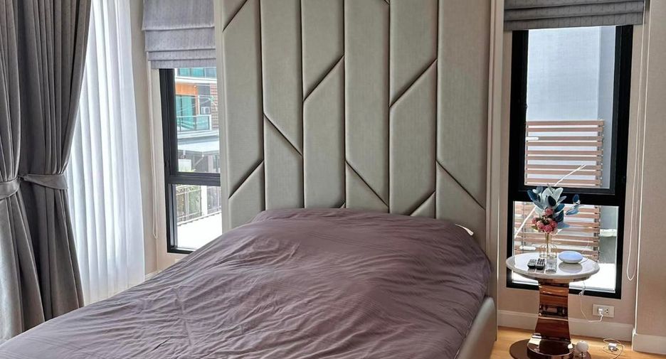 For sale 5 ベッドルーム house in Bang Phlat, Bangkok