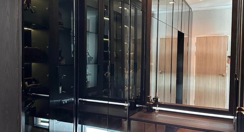 For sale 5 ベッドルーム house in Bang Phlat, Bangkok