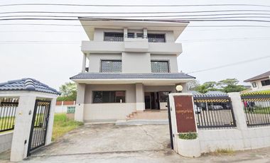 Casa en venta de 6 habitaciones en Pak Kret, Nonthaburi