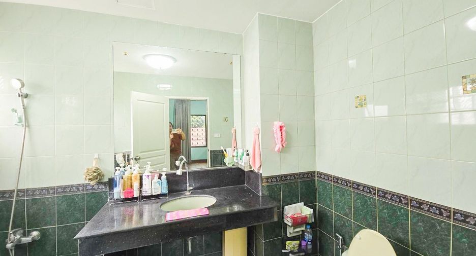 Продажа 6 спальни дом в Pak Kret, Нонтабури