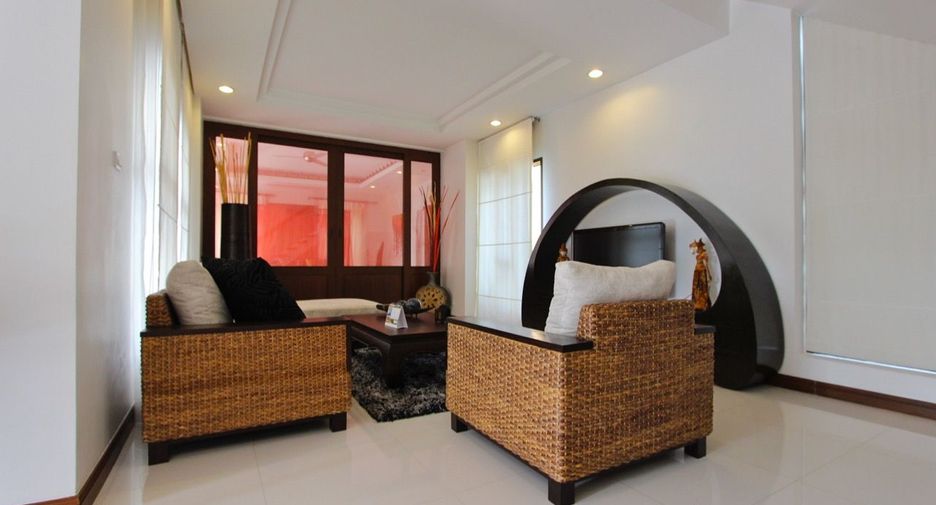 For sale 3 bedrooms house in East Pattaya, Pattaya