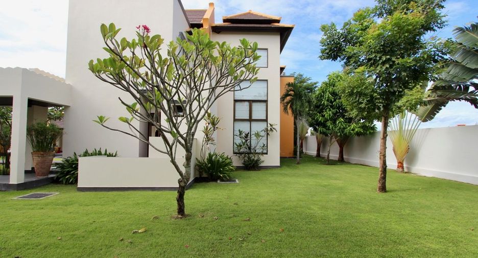 For sale 3 bedrooms house in East Pattaya, Pattaya