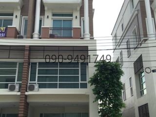 Reihenhaus zur Miete mit 4 Zimmer in Bueng Kum, Bangkok
