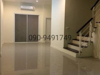 Reihenhaus zur Miete mit 4 Zimmer in Bueng Kum, Bangkok