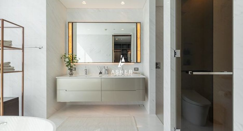 For sale 3 ベッドルーム condo in Pathum Wan, Bangkok