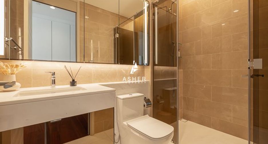 For sale 3 ベッドルーム condo in Pathum Wan, Bangkok