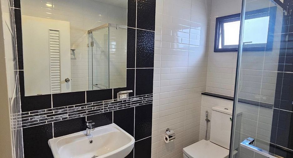 For rent 4 bedrooms house in Prawet, Bangkok