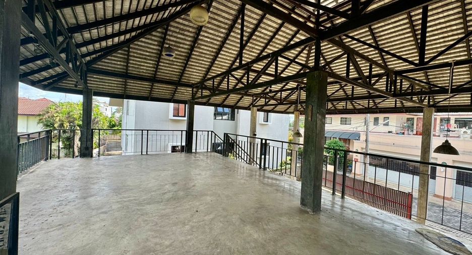 For sale 3 bedrooms retail Space in Mueang Chiang Mai, Chiang Mai