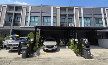ขาย 3 เตียง ทาวน์เฮ้าส์ ใน เมืองปทุมธานี, ปทุมธานี
