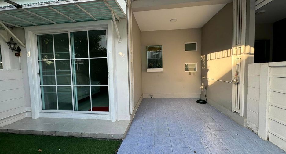 À louer 3 chambres maison à Si Racha, Chonburi