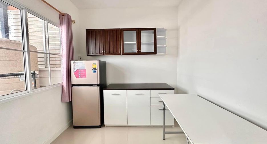 À louer 3 chambres maison à Si Racha, Chonburi